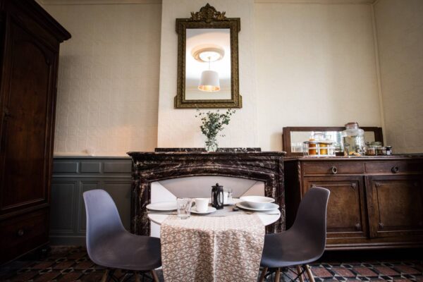 Early Victorian Textured Wallpaper
